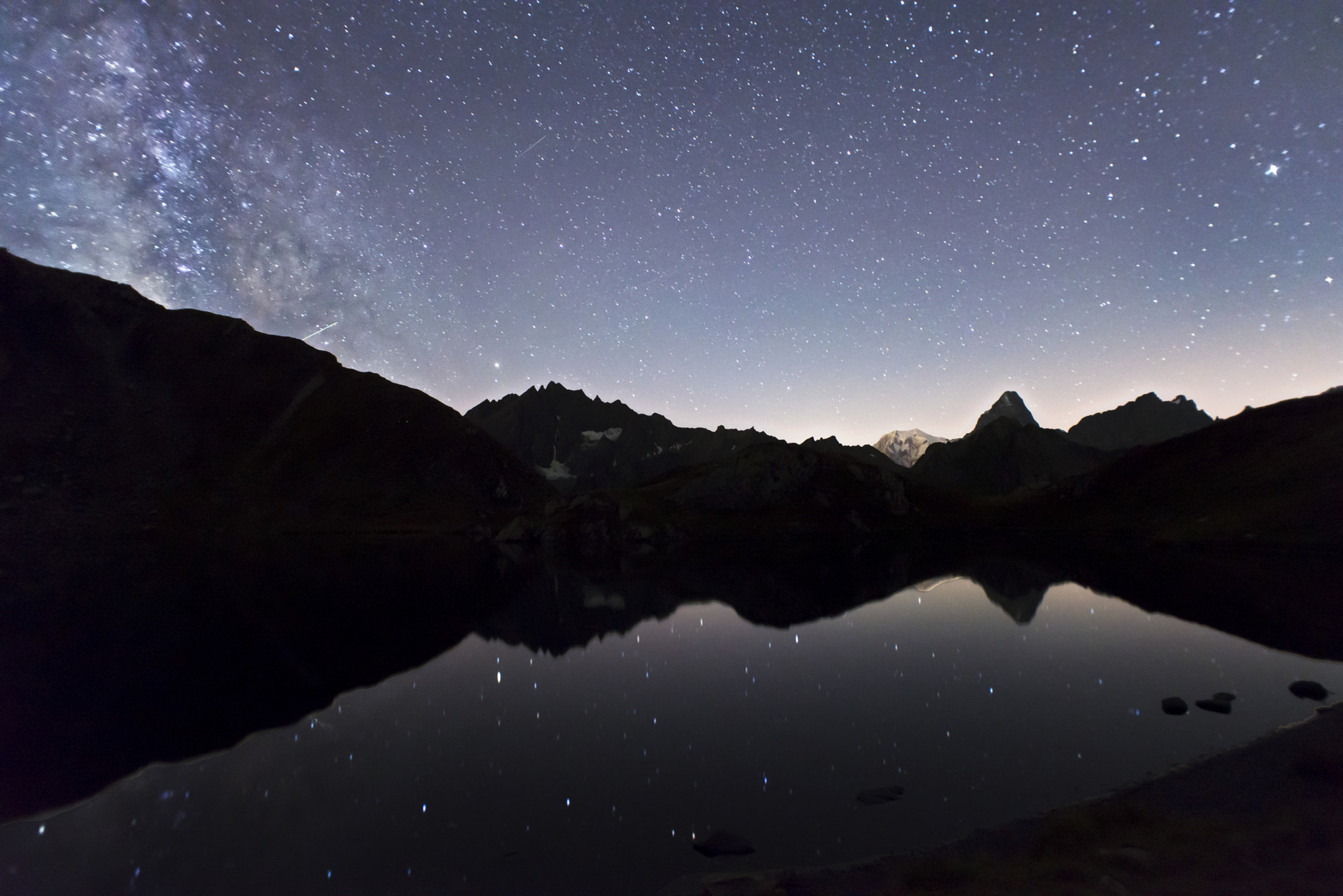 Nikon D610 + AF Nikkor 20mm f/2.8 sample photo. Lac de fenetre by night photography