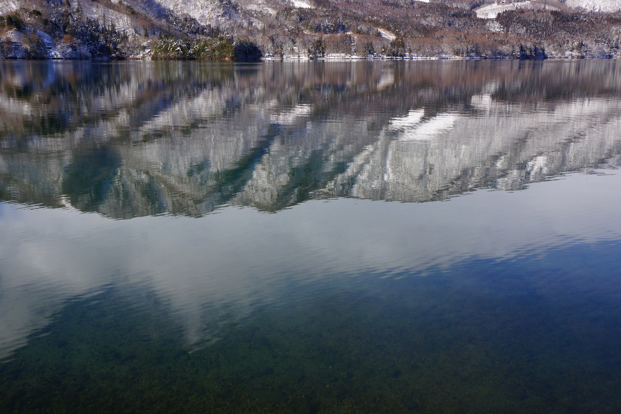 Sony Sonnar T* E 24mm F1.8 ZA sample photo. The mirror aoki lake photography
