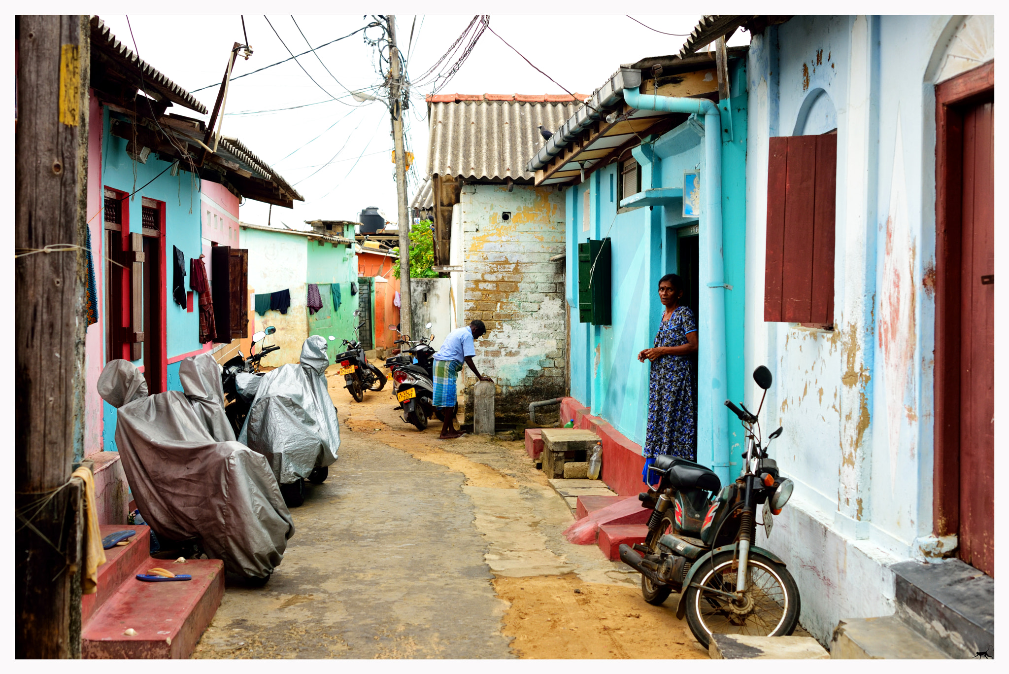 AF Zoom-Nikkor 35-80mm f/4-5.6D sample photo. Streets of trincomalee photography