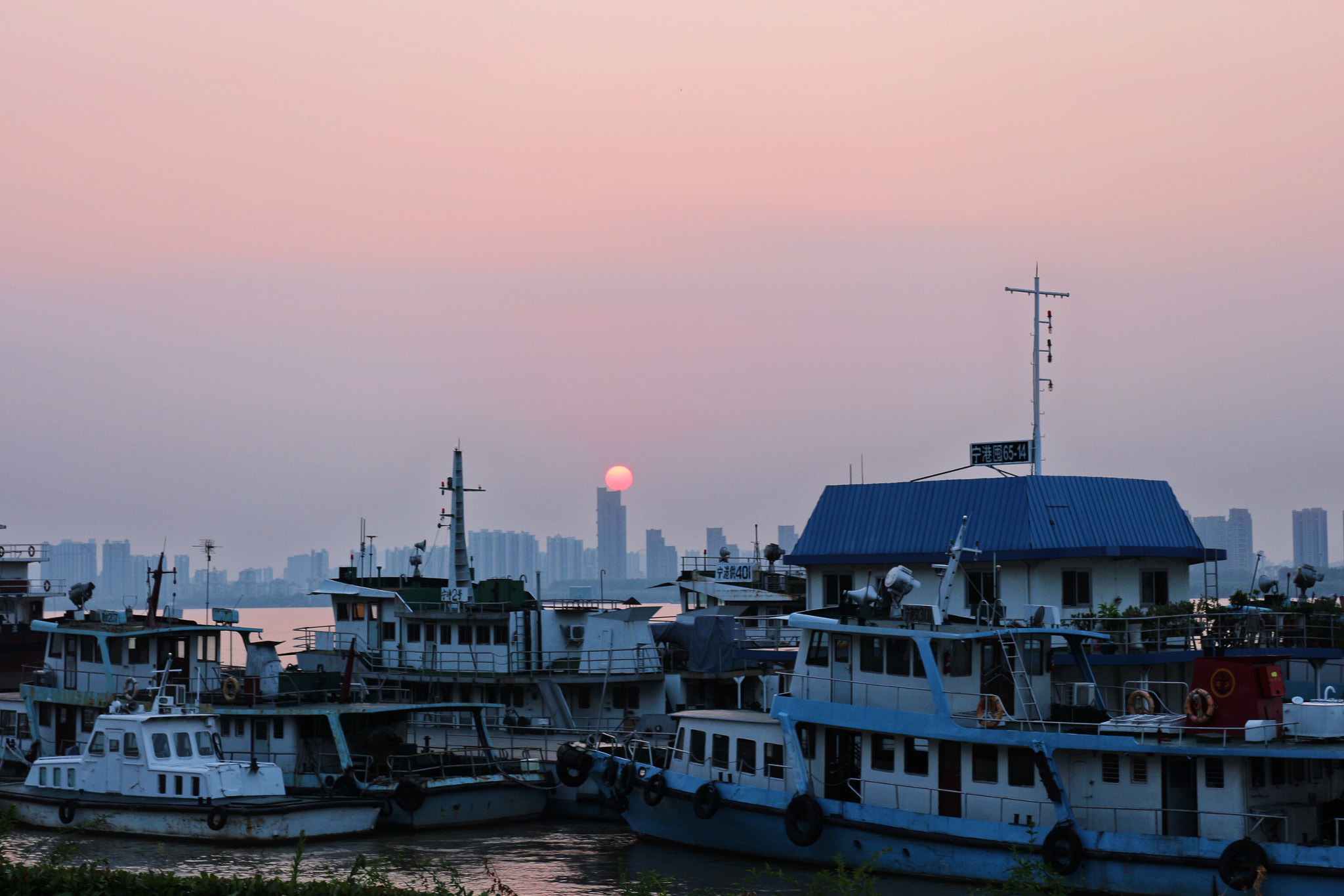 Canon EOS M2 sample photo. 江边 photography