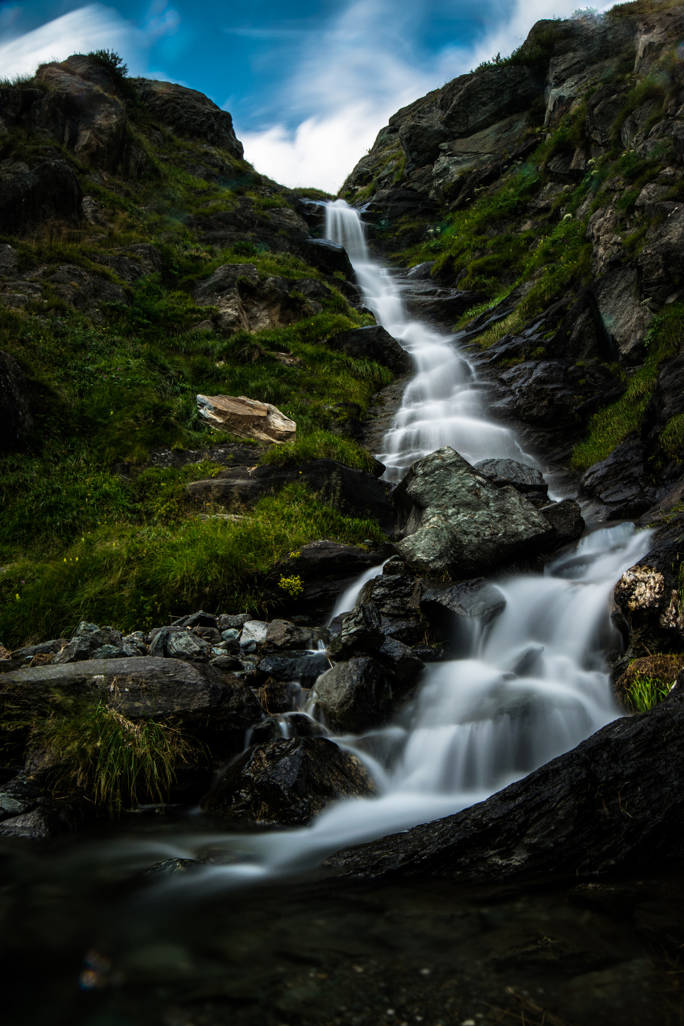 Samyang 14mm F2.8 ED AS IF UMC sample photo. Long exposure of a waterfall. photography
