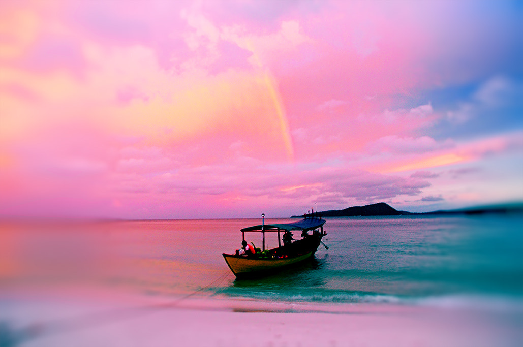 Nikon D300S + Sigma 18-200mm F3.5-6.3 DC sample photo. Sky boat photography