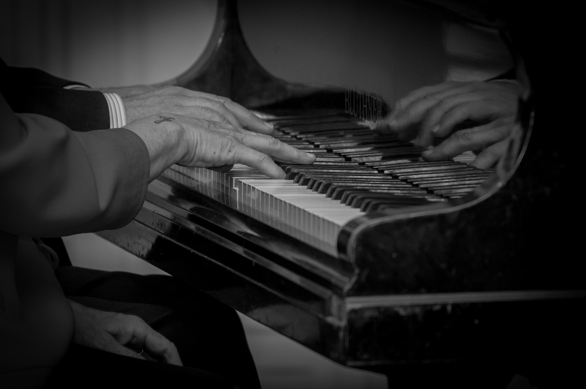 Nikon AF-S Nikkor 70-200mm F4G ED VR sample photo. Play piano with 4 hands photography