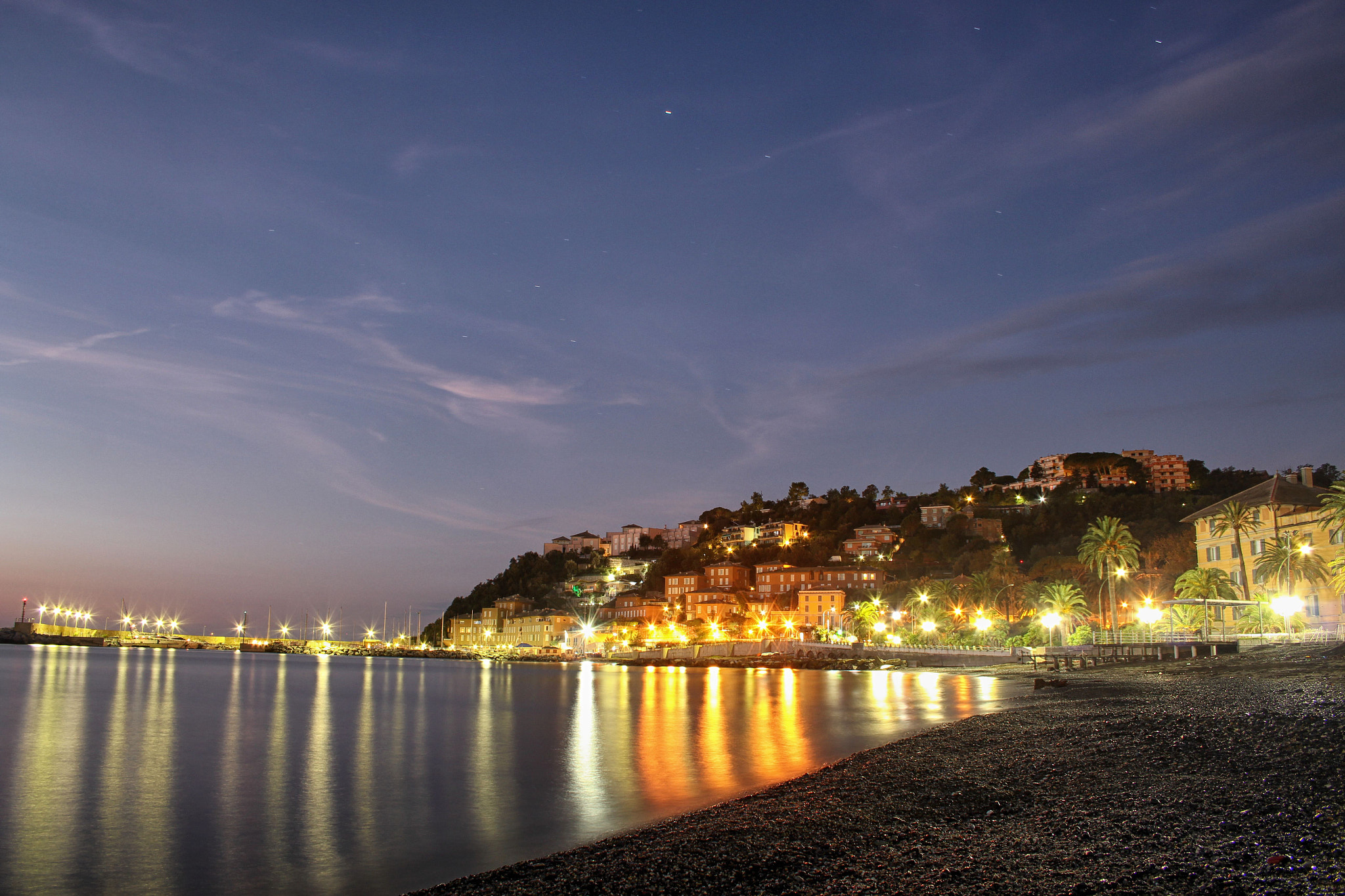 Canon EF-S 18-55mm F3.5-5.6 II sample photo. Arenzano all'alba photography