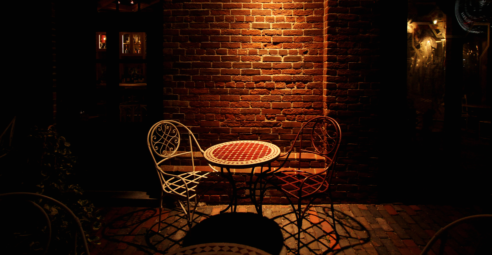 Canon EOS 1200D (EOS Rebel T5 / EOS Kiss X70 / EOS Hi) sample photo. Chairs left behind by romantics photography