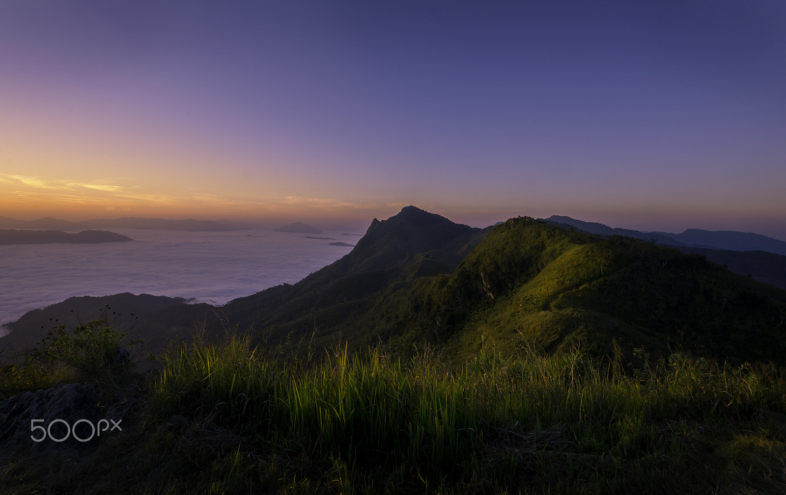 Nikon D3100 + Sigma 10-20mm F3.5 EX DC HSM sample photo. Morning light in the mist photography