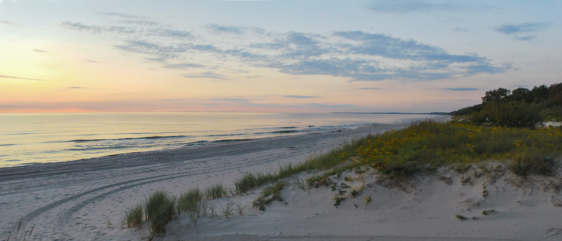 Nikon D60 + AF-S Zoom-Nikkor 24-85mm f/3.5-4.5G IF-ED sample photo. Sunset on the baltic sea. photography