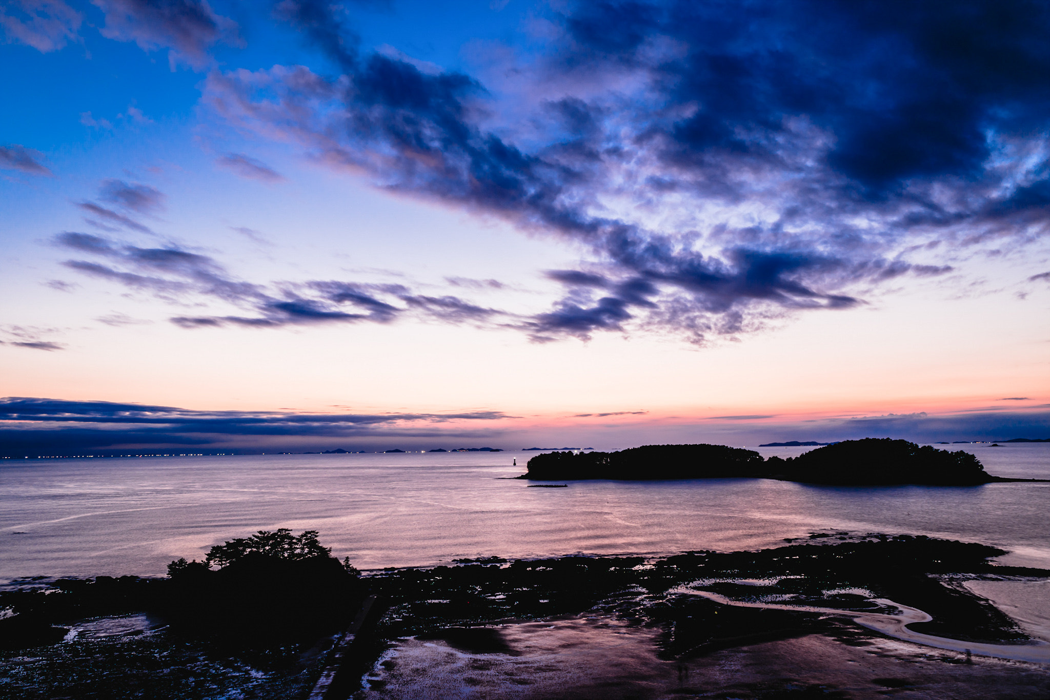 Saumsun NX 16-50mm F2-2.8 S ED OIS sample photo. Sunset in muchangpo beach photography