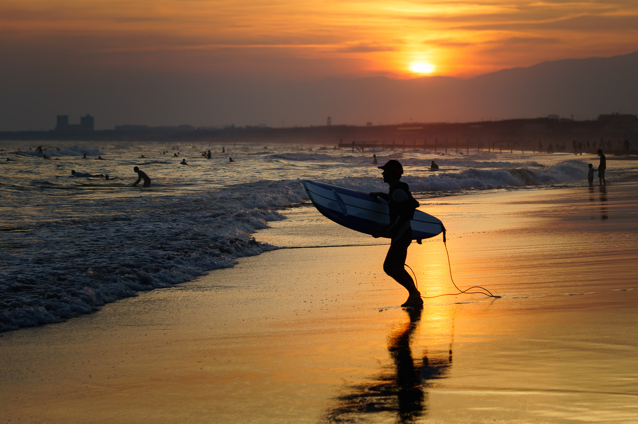 Sony Alpha NEX-5R + Sony E 55-210mm F4.5-6.3 OSS sample photo. Sunset beach photography