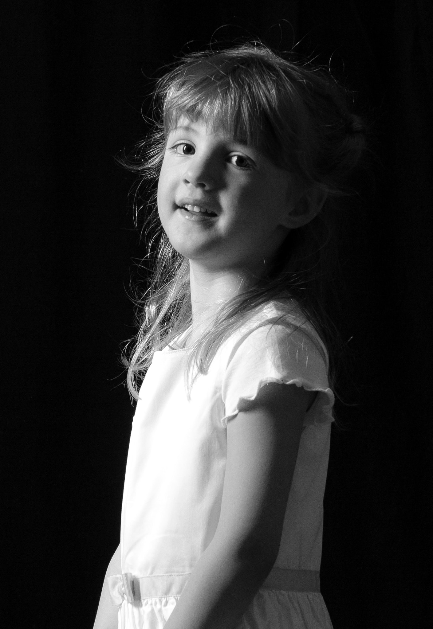 Canon EOS 40D + Canon EF 24-70mm F2.8L USM sample photo. Girl photography