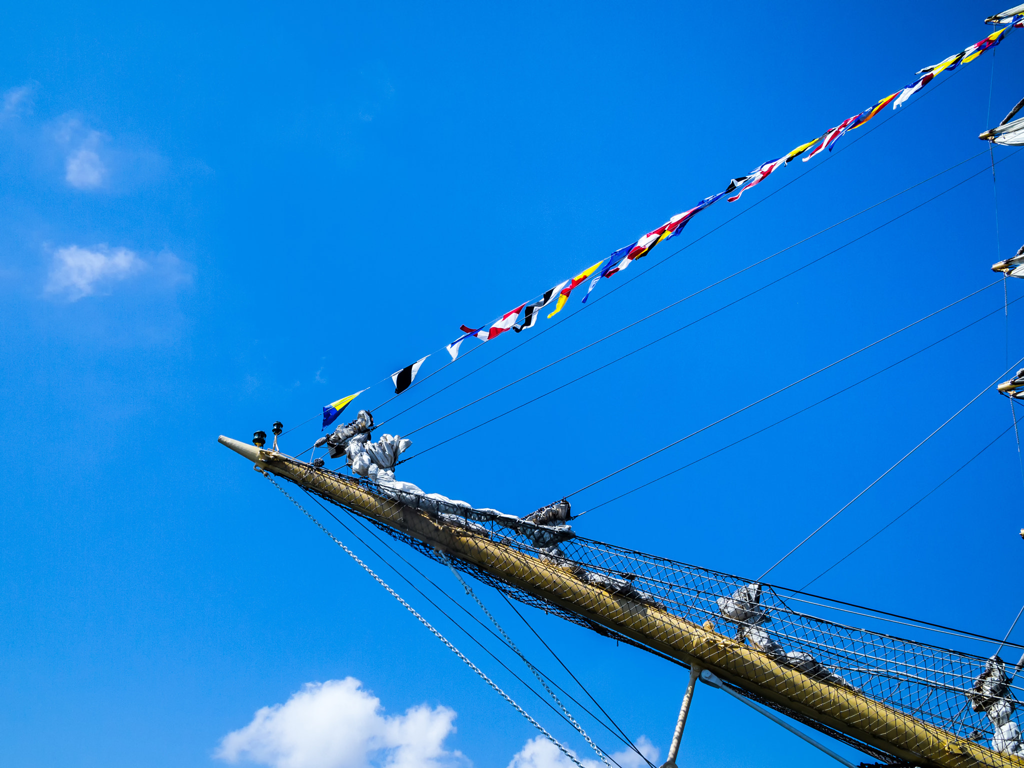 Olympus PEN E-PL3 + LEICA DG SUMMILUX 15/F1.7 sample photo. Bow of large sail ship photography