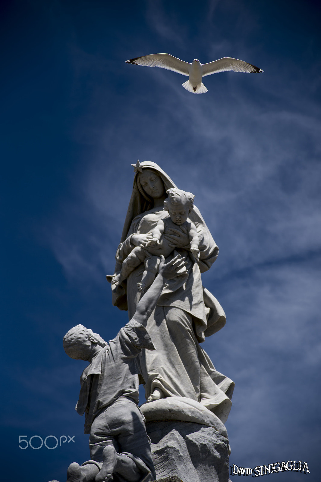 Nikon AF Nikkor 24-85mm F2.8-4D IF sample photo. Notre dame des naufragés photography