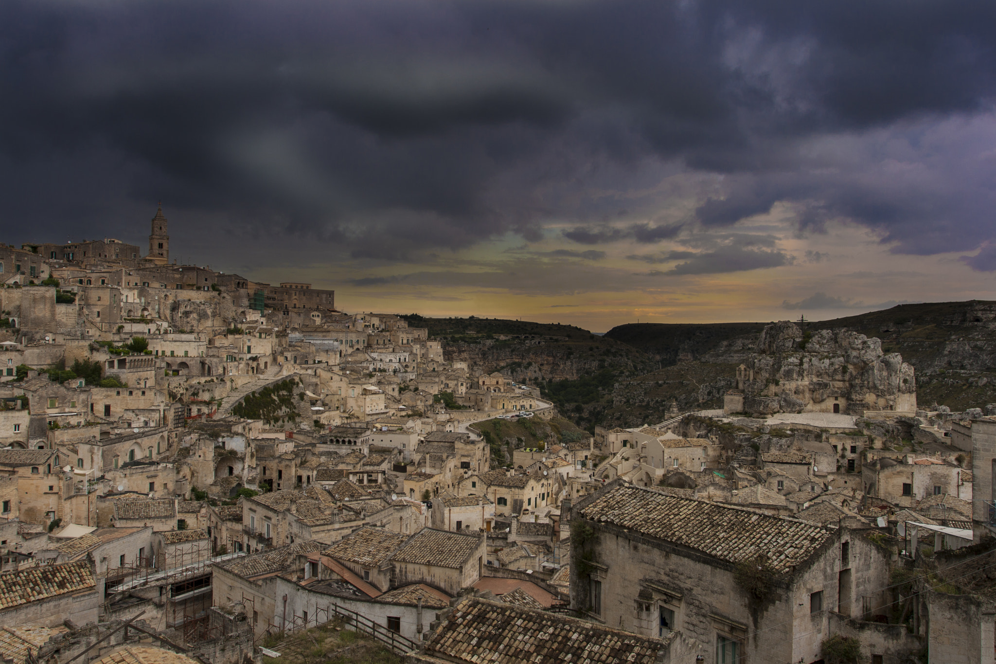 Canon EOS 400D (EOS Digital Rebel XTi / EOS Kiss Digital X) + Canon EF 17-40mm F4L USM sample photo. Matera photography