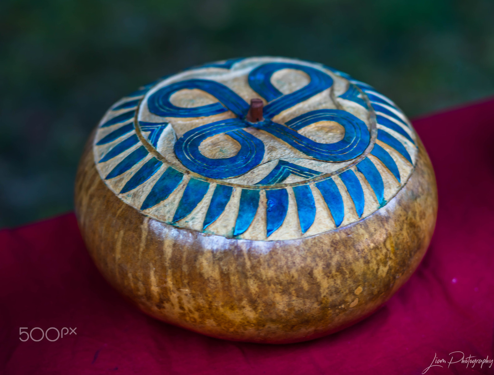 Canon EF 85mm F1.8 USM sample photo. Carved bowl photography