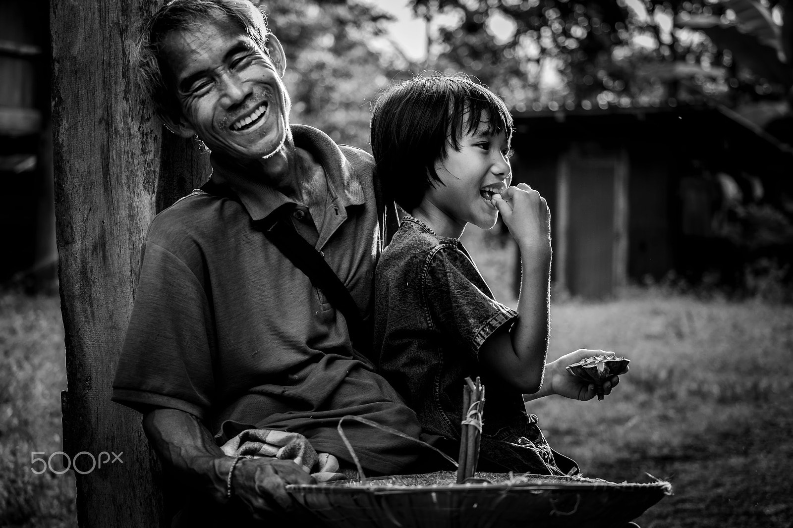 Fujifilm X-E2 + Fujifilm XF 50-140mm F2.8 R LM OIS WR sample photo. Happiness in countryside, thailand photography
