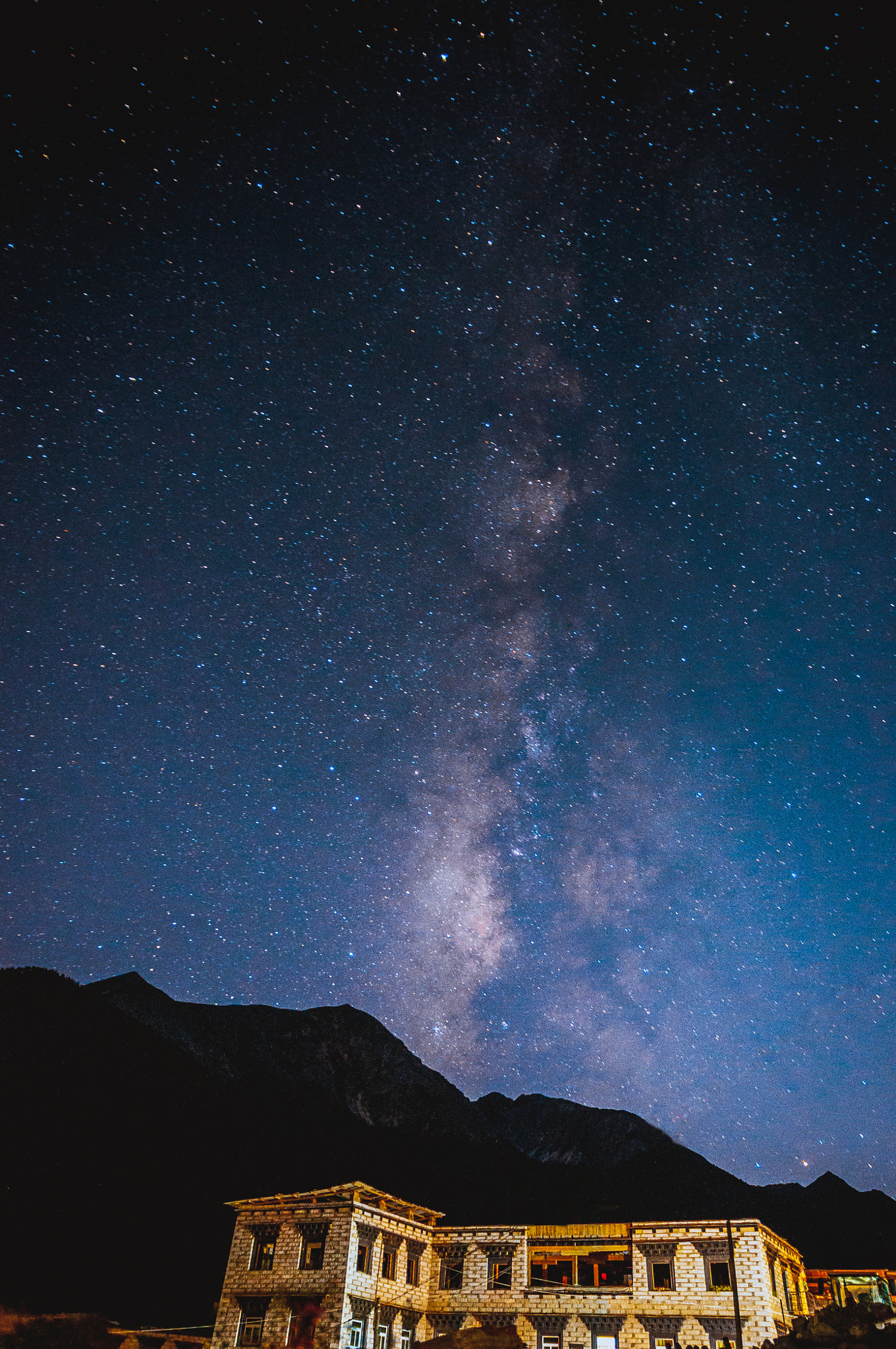 Sigma 17-70mm F2.8-4 DC Macro OS HSM | C sample photo. The stars, my destination. photography