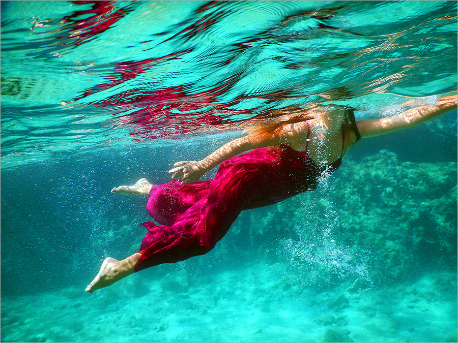 Nikon Coolpix AW120 sample photo. Deep red underwater photography