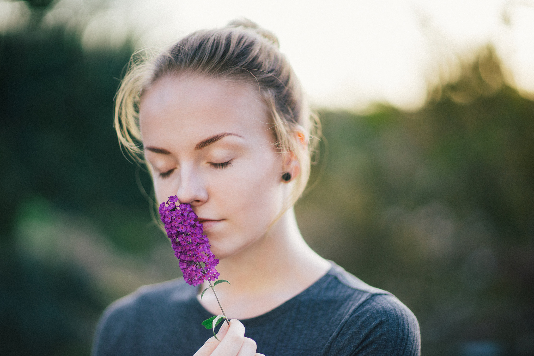 Sony a7 II + Canon EF 85mm F1.2L II USM sample photo. Lilac girl photography