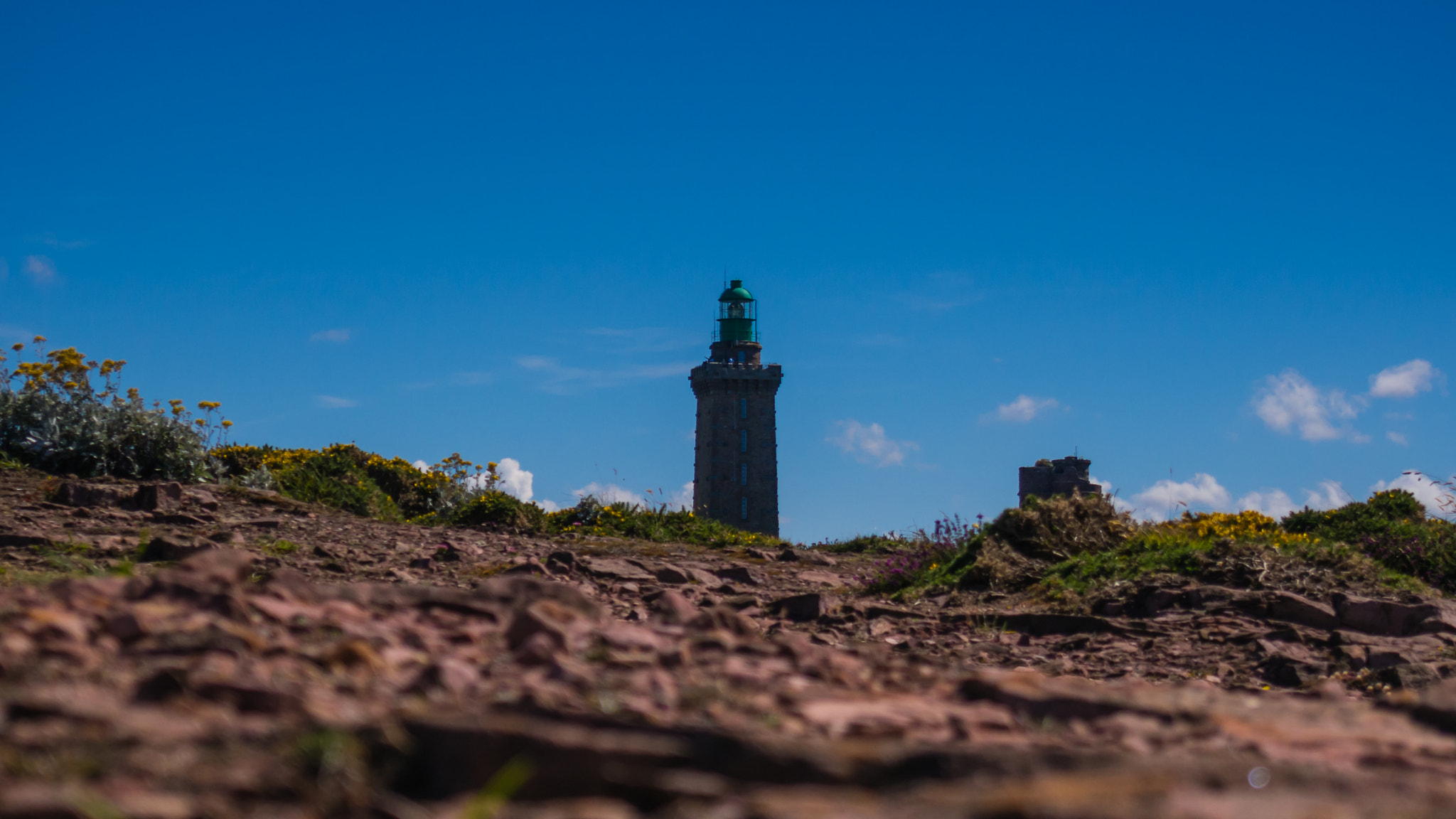 Olympus M.Zuiko Digital 14-42mm F3.5-5.6 II R sample photo. Sunny lighthouse photography