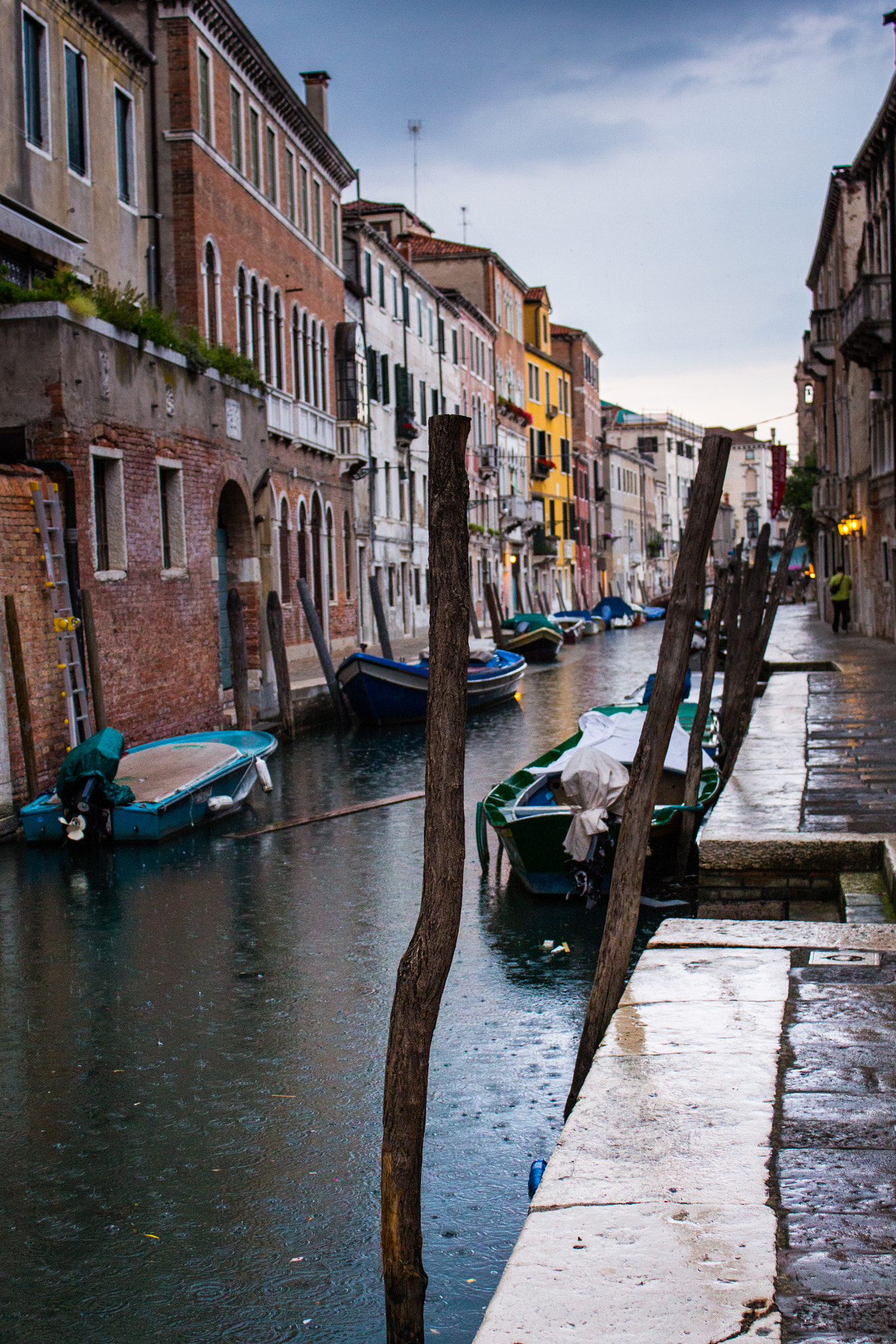Canon EOS 650D (EOS Rebel T4i / EOS Kiss X6i) sample photo. Rain on venice photography