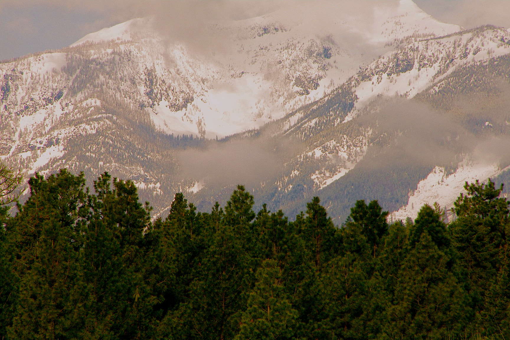 Pentax K-7 sample photo. Bootleg mountain photography