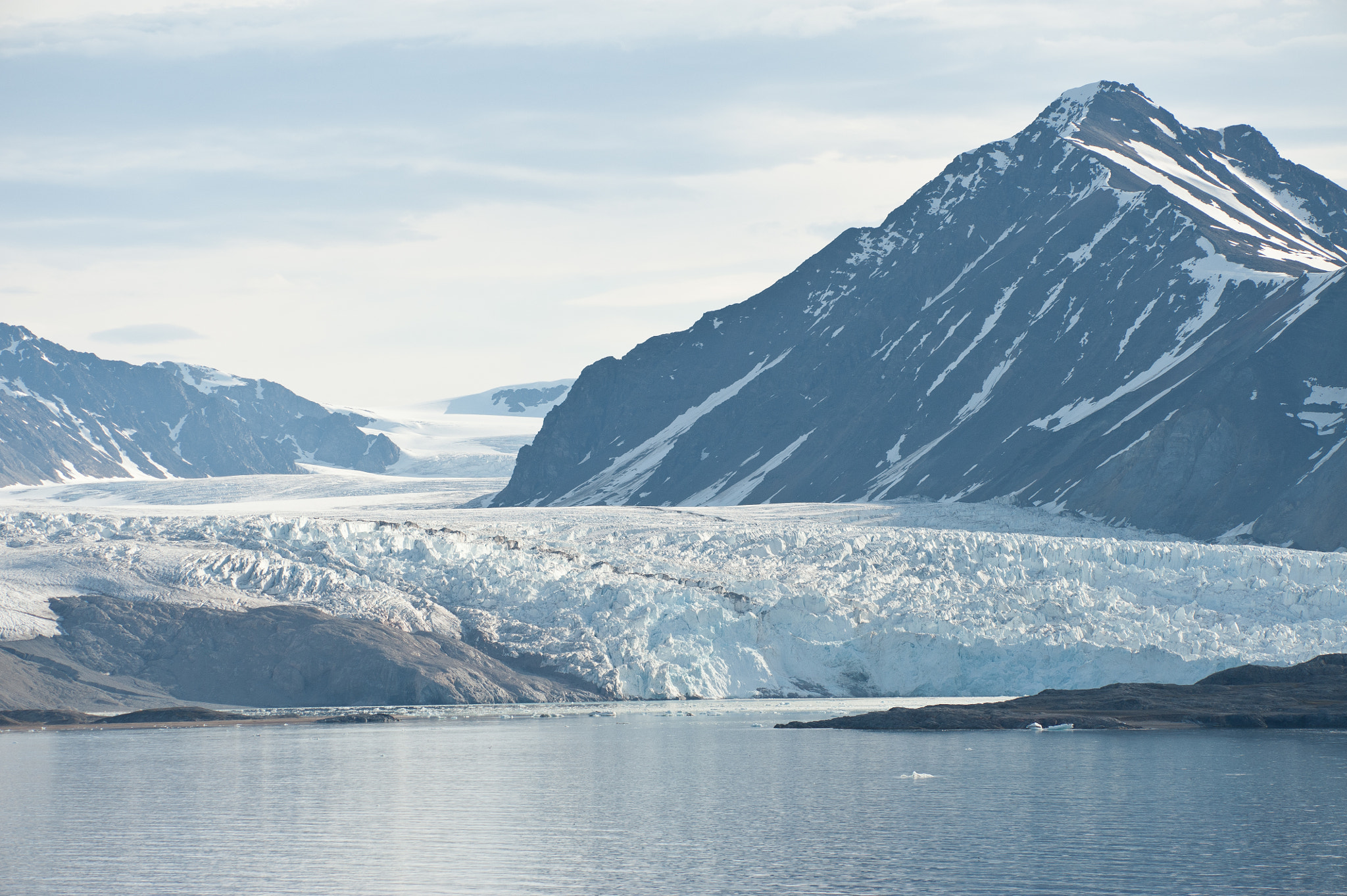 Nikon D700 + AF Nikkor 70-210mm f/4-5.6 sample photo. Kongsbreen glacier, spitsbergen photography