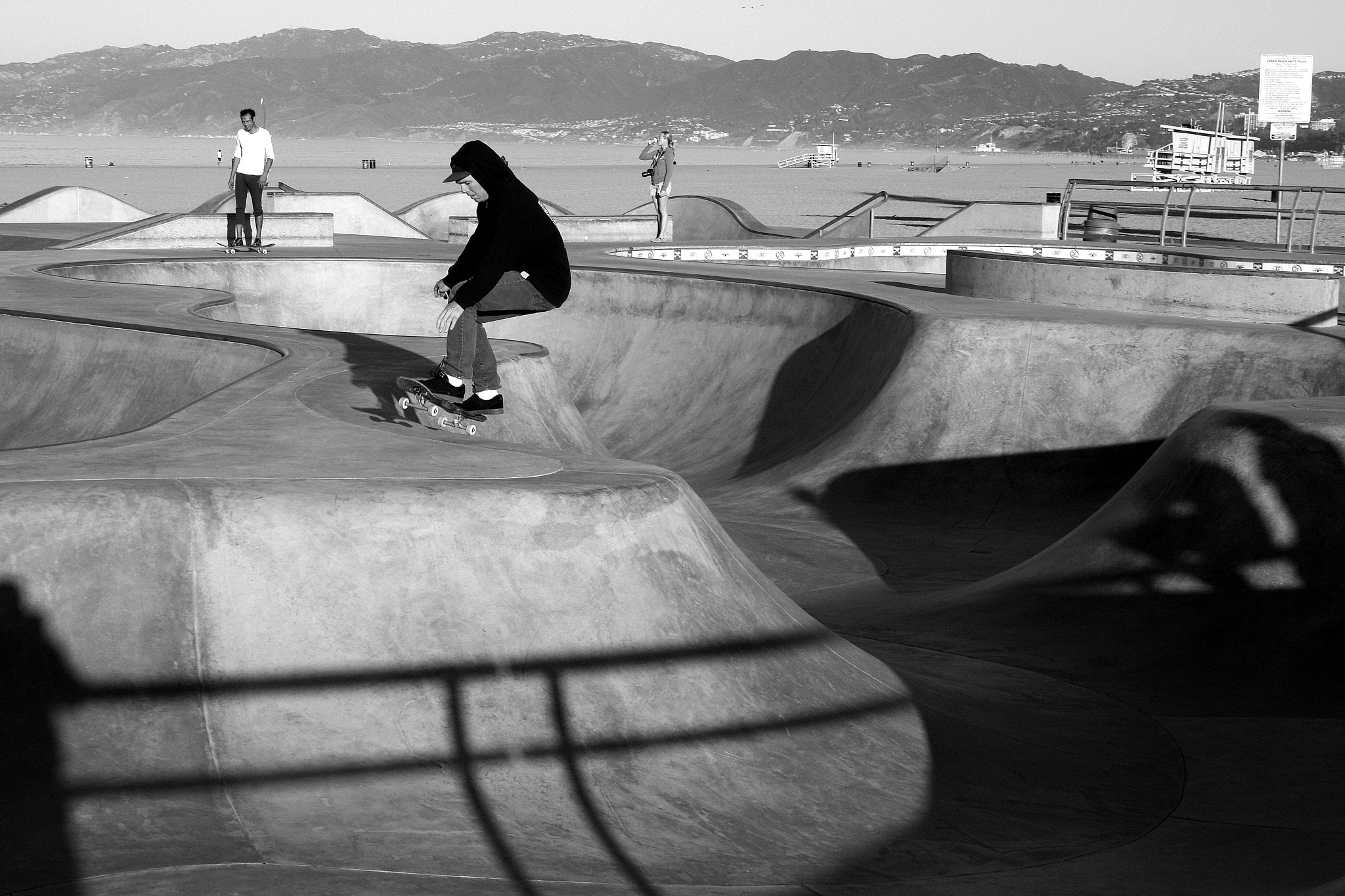 Canon EOS 400D (EOS Digital Rebel XTi / EOS Kiss Digital X) sample photo. Venice beach skater photography