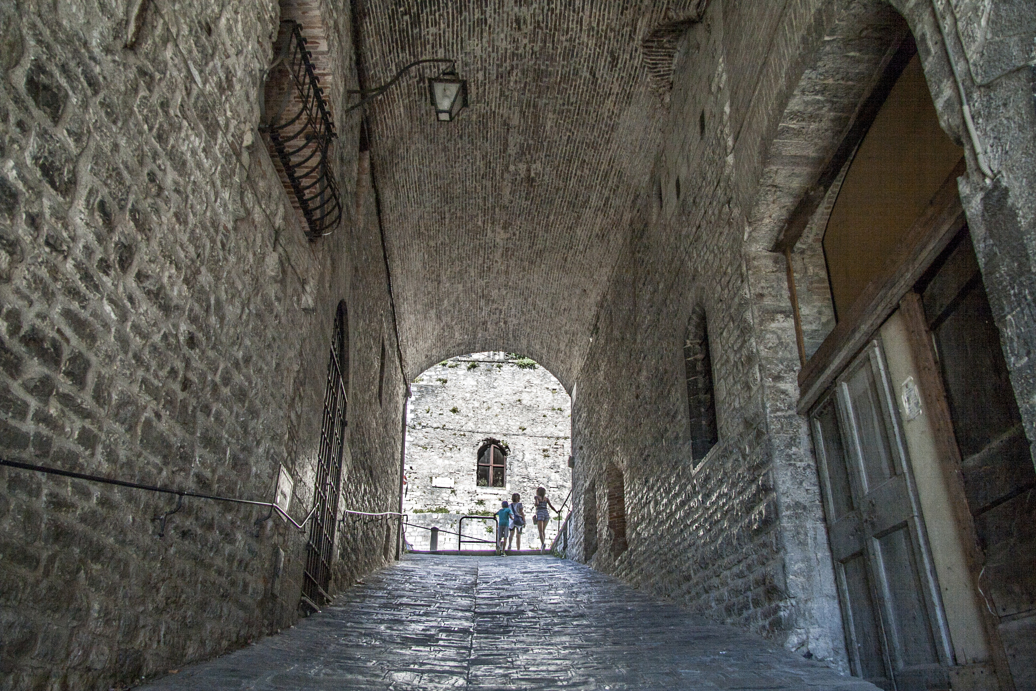 Canon EF-S 17-85mm F4-5.6 IS USM sample photo. Gubbio, umbria, italy, 2016 photography
