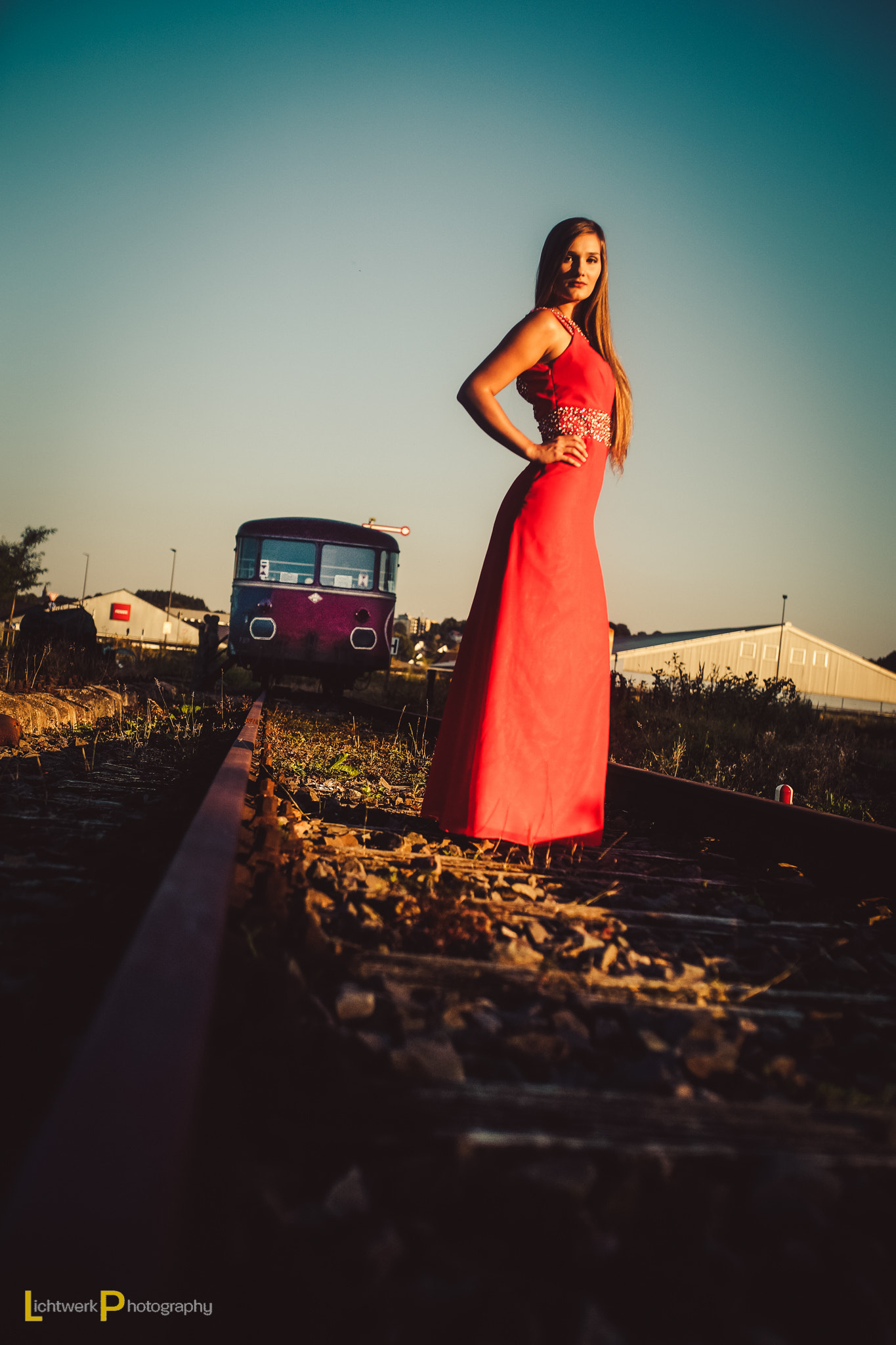 Sony a99 II + 35mm F1.4 sample photo. Waiting for the train photography