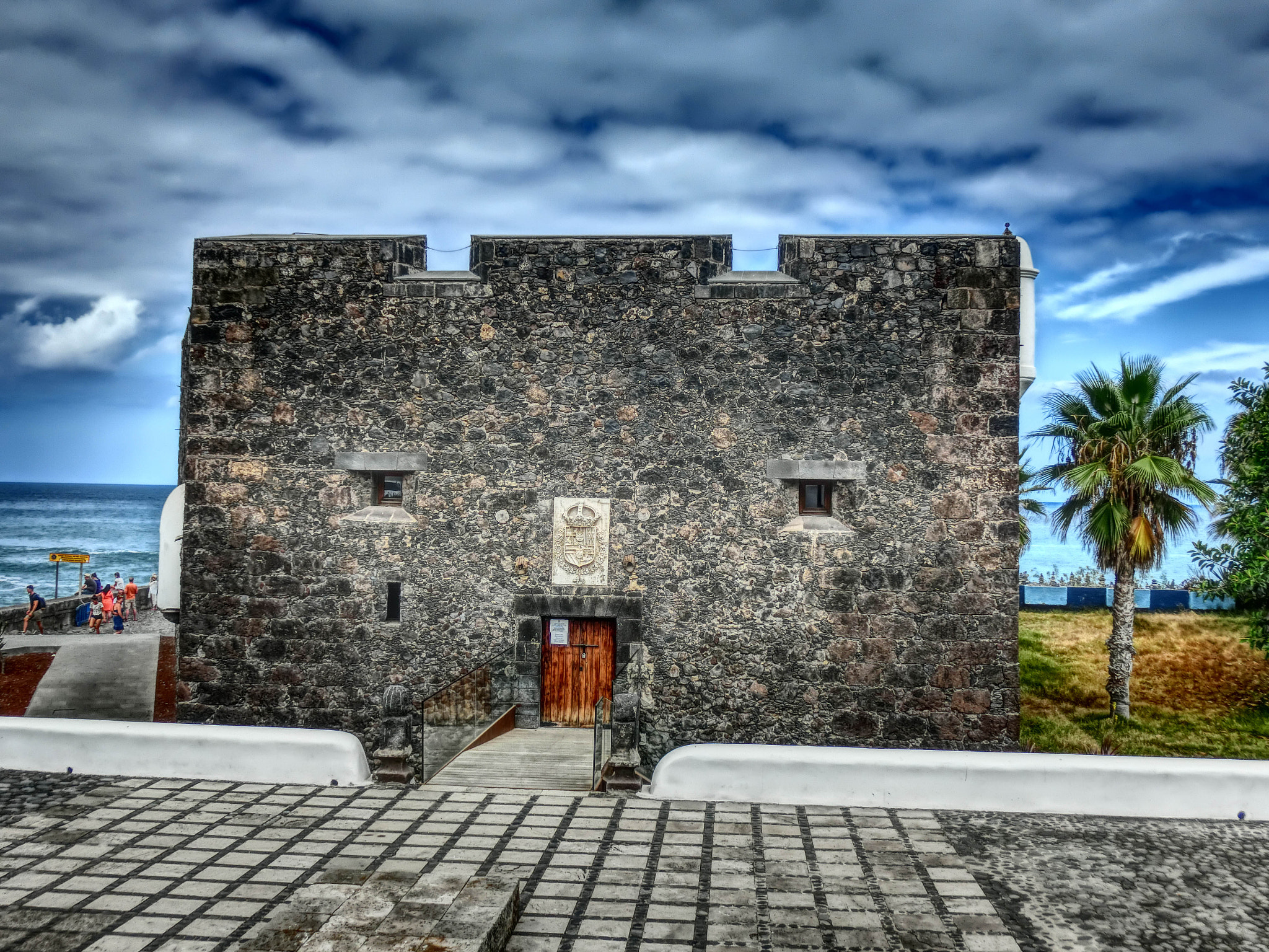 CASIO EX-ZR500 sample photo. Faced san felipe castle photography