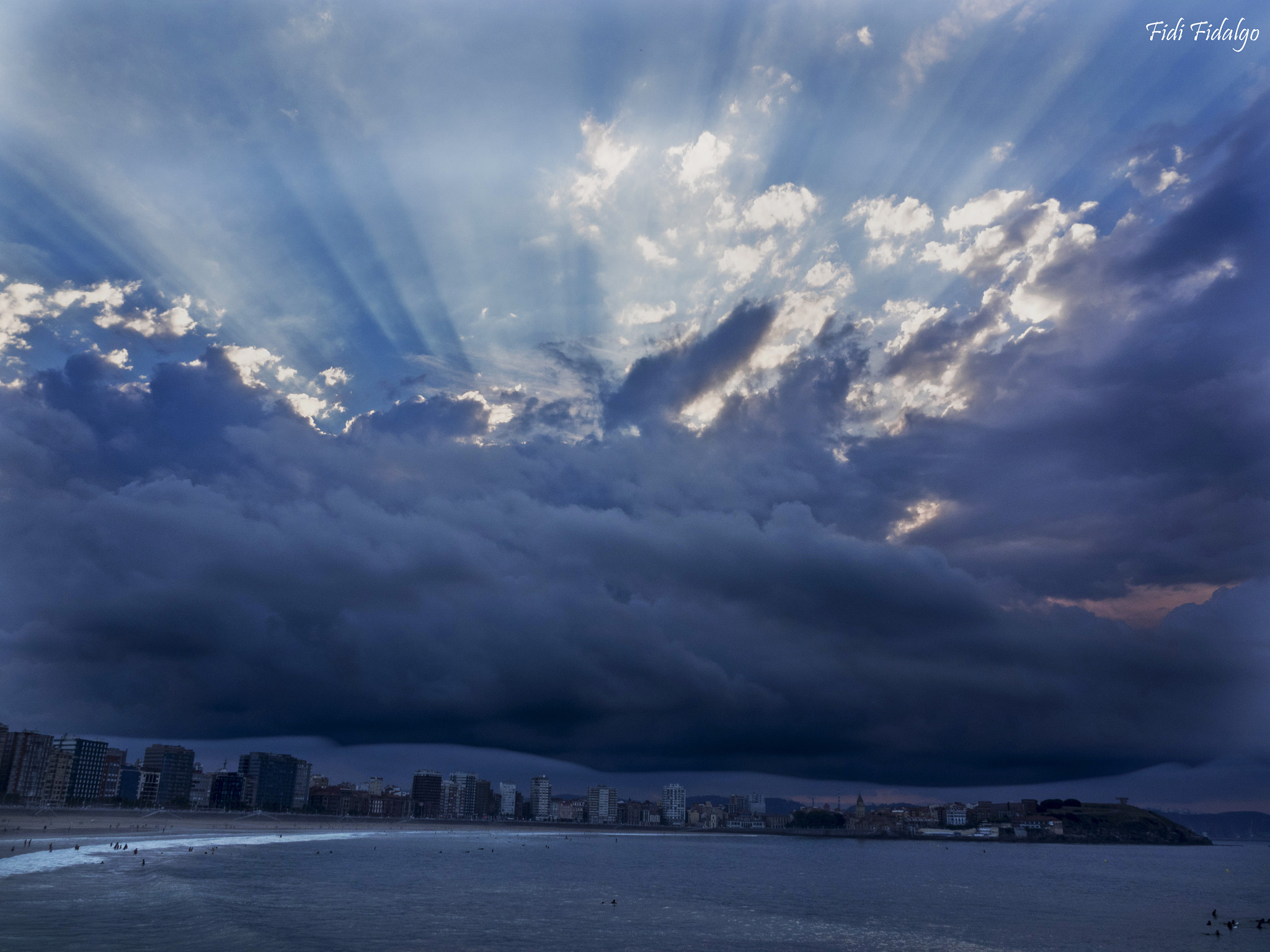 Olympus OM-D E-M1 sample photo. El cielo cae sobre nuestras cabezas photography