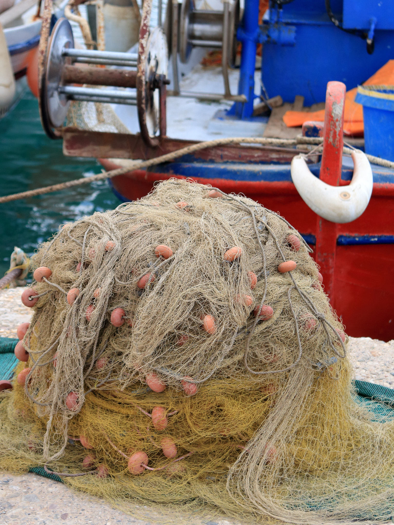 Canon EF 24-85mm F3.5-4.5 USM sample photo. Fishing net photography