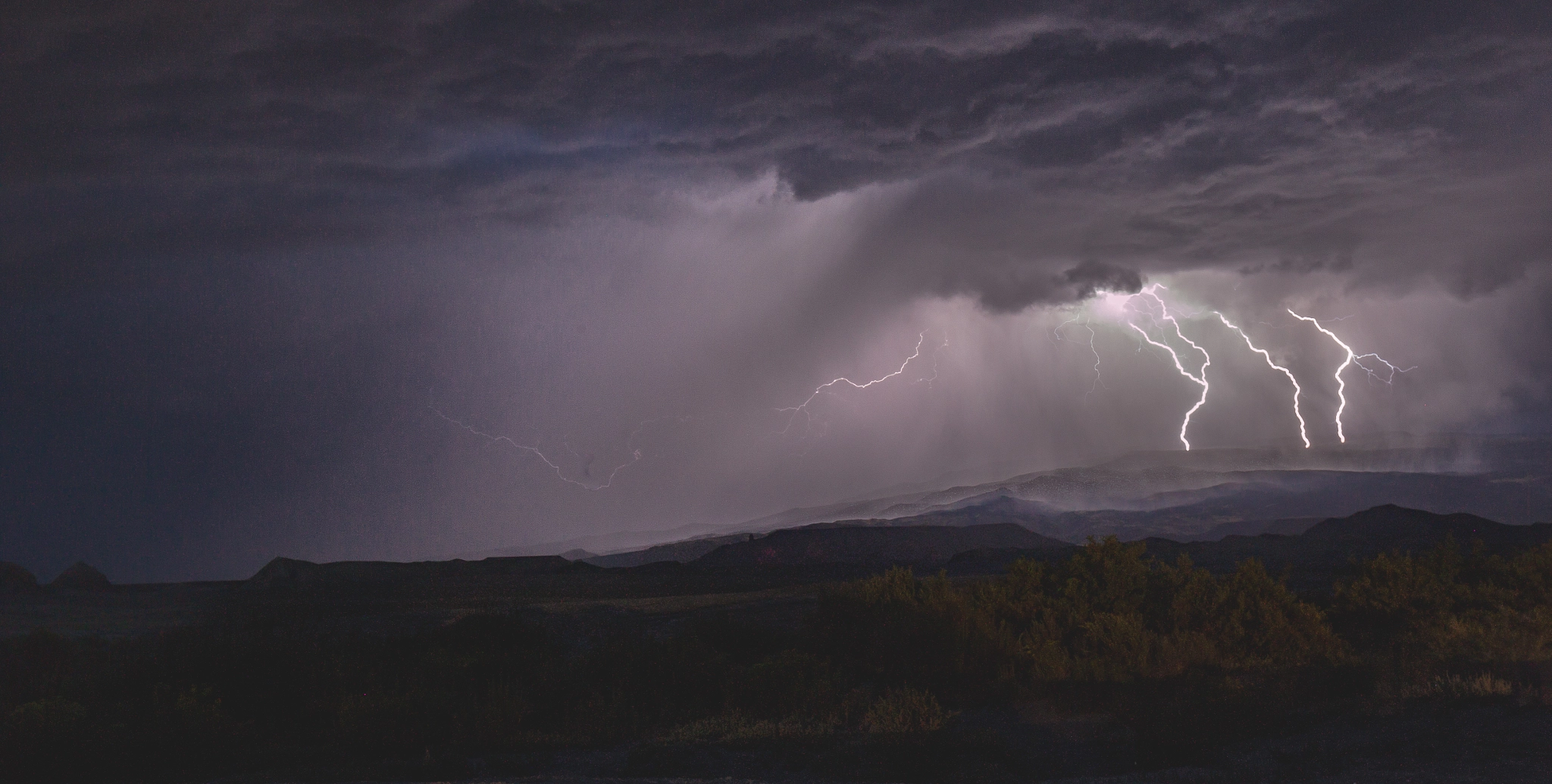 Canon EF 16-35mm F4L IS USM sample photo. Lighting in colorado photography