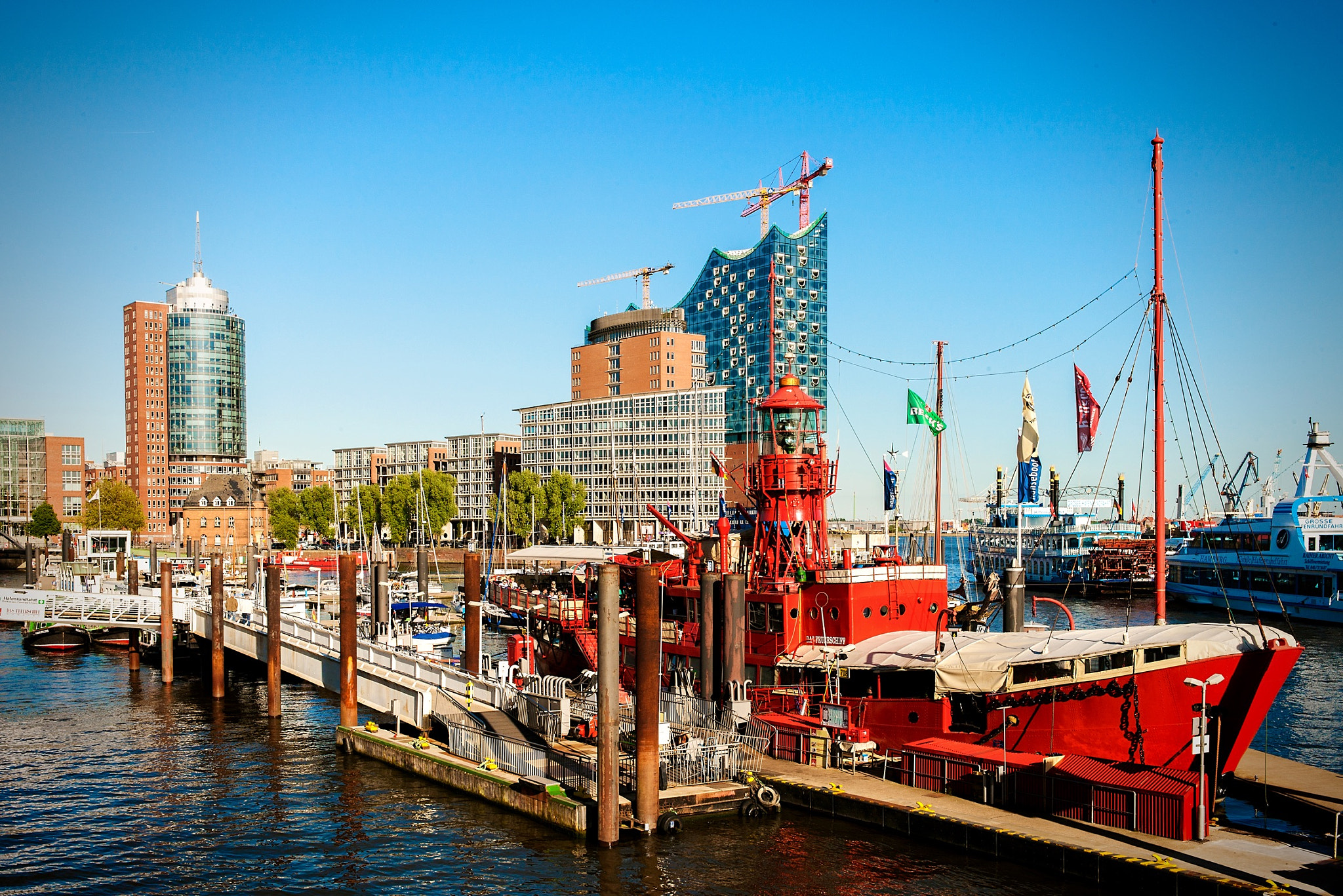 Canon EOS-1Ds Mark III sample photo. Hamburg-hafen photography