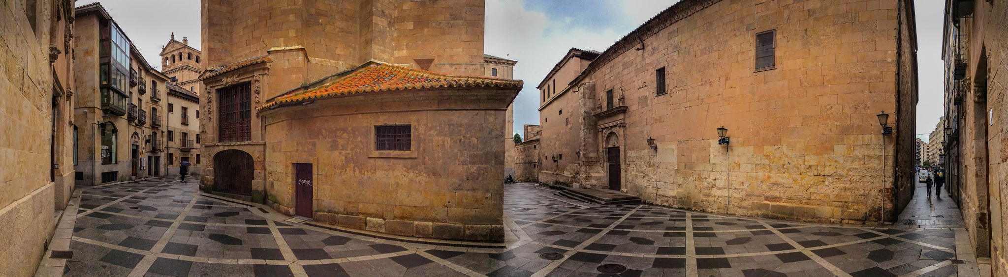iPad mini 2 back camera 3.3mm f/2.4 sample photo. Plaza de san benito, salamanca, spain photography