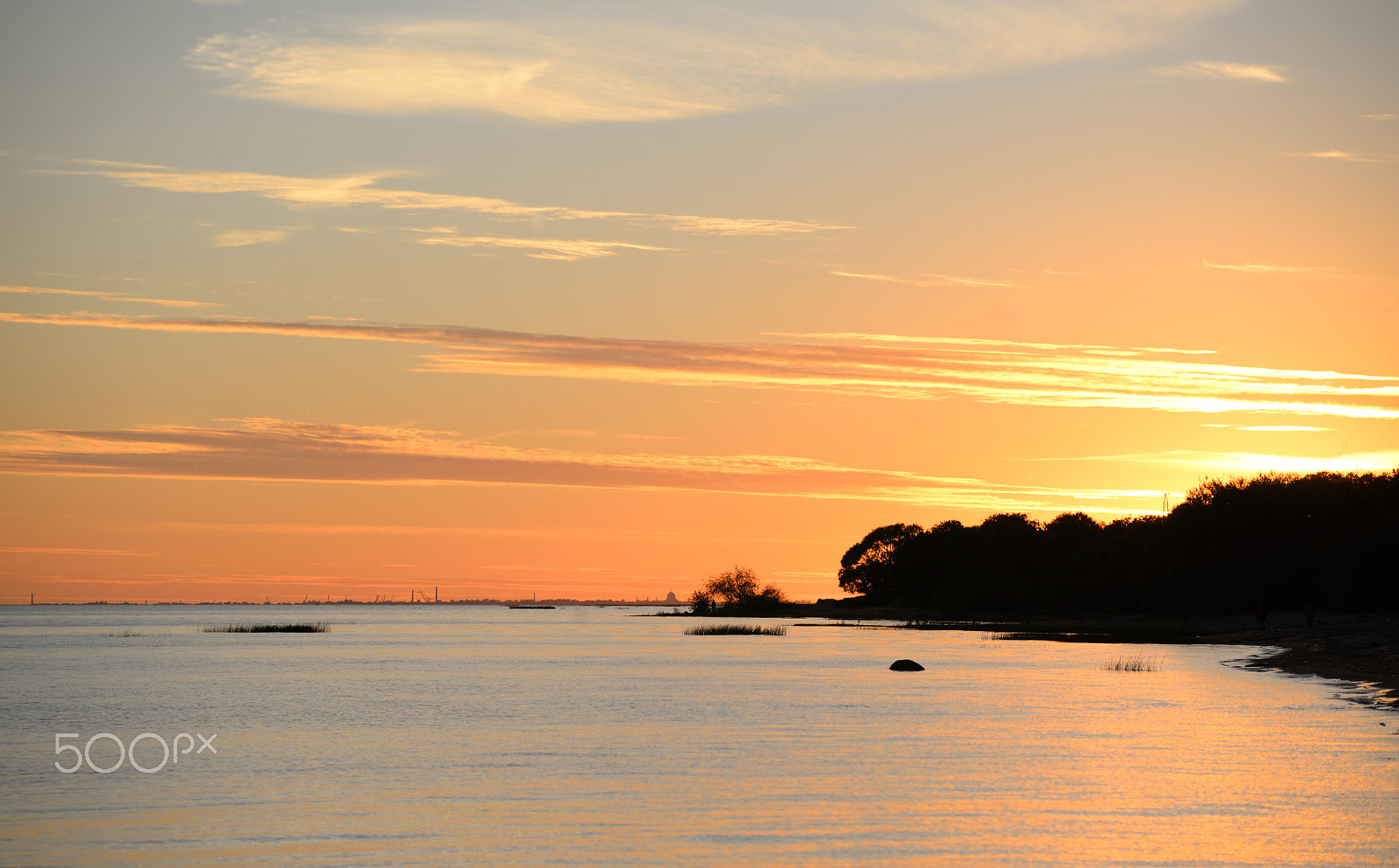 Sigma 70-300mm F4-5.6 APO DG Macro sample photo. Colorful sunset over the sea. photography