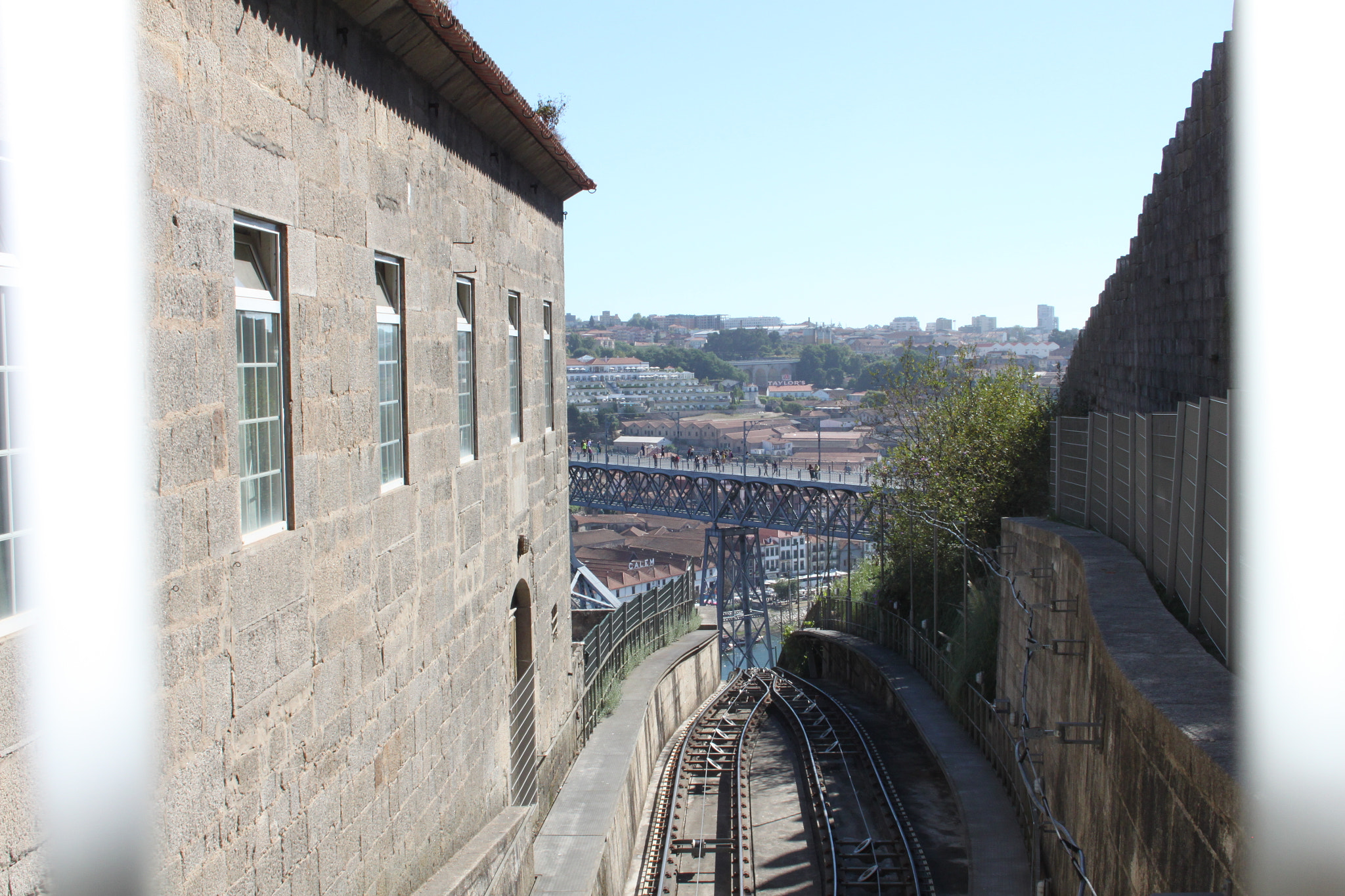 Canon EF-S 18-55mm F3.5-5.6 II sample photo. Funicular train photography