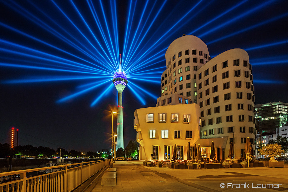 Canon EOS 5DS + Canon TS-E 17mm F4L Tilt-Shift sample photo. Düsseldorf 11 - rheinturm rheinkomet photography