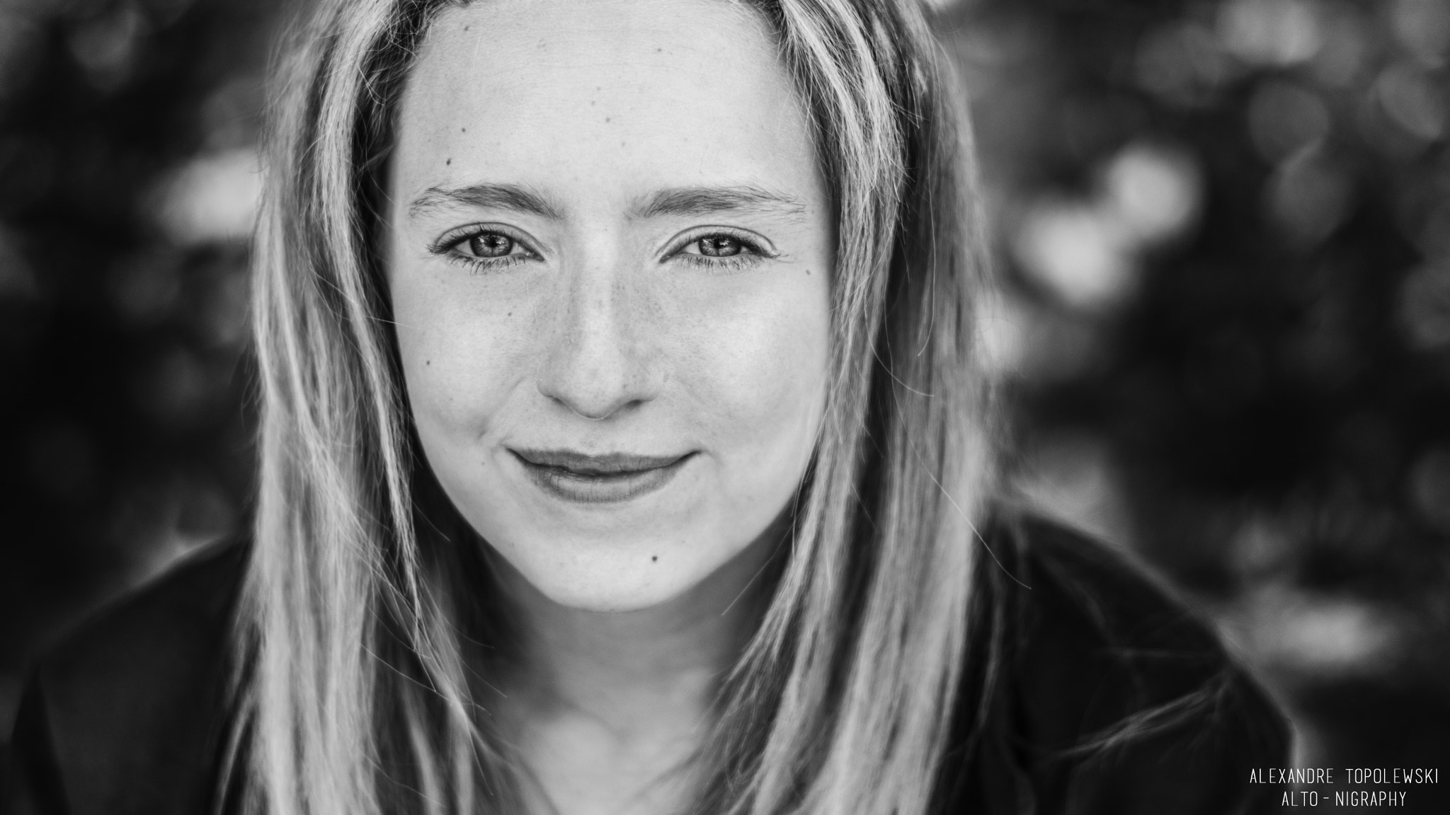 Nikon D5300 + Nikon AF-S Nikkor 50mm F1.4G sample photo. Stéphanie b&w photography