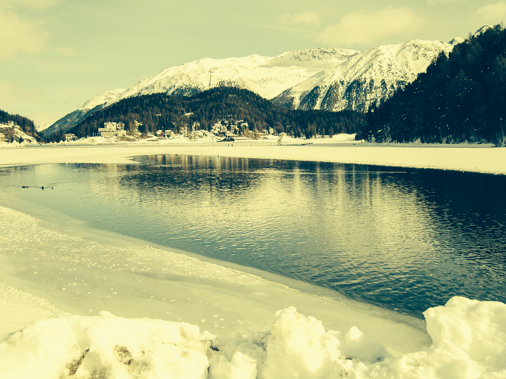 Samsung VLUU NV10, NV10 sample photo. Saint-moritz photography