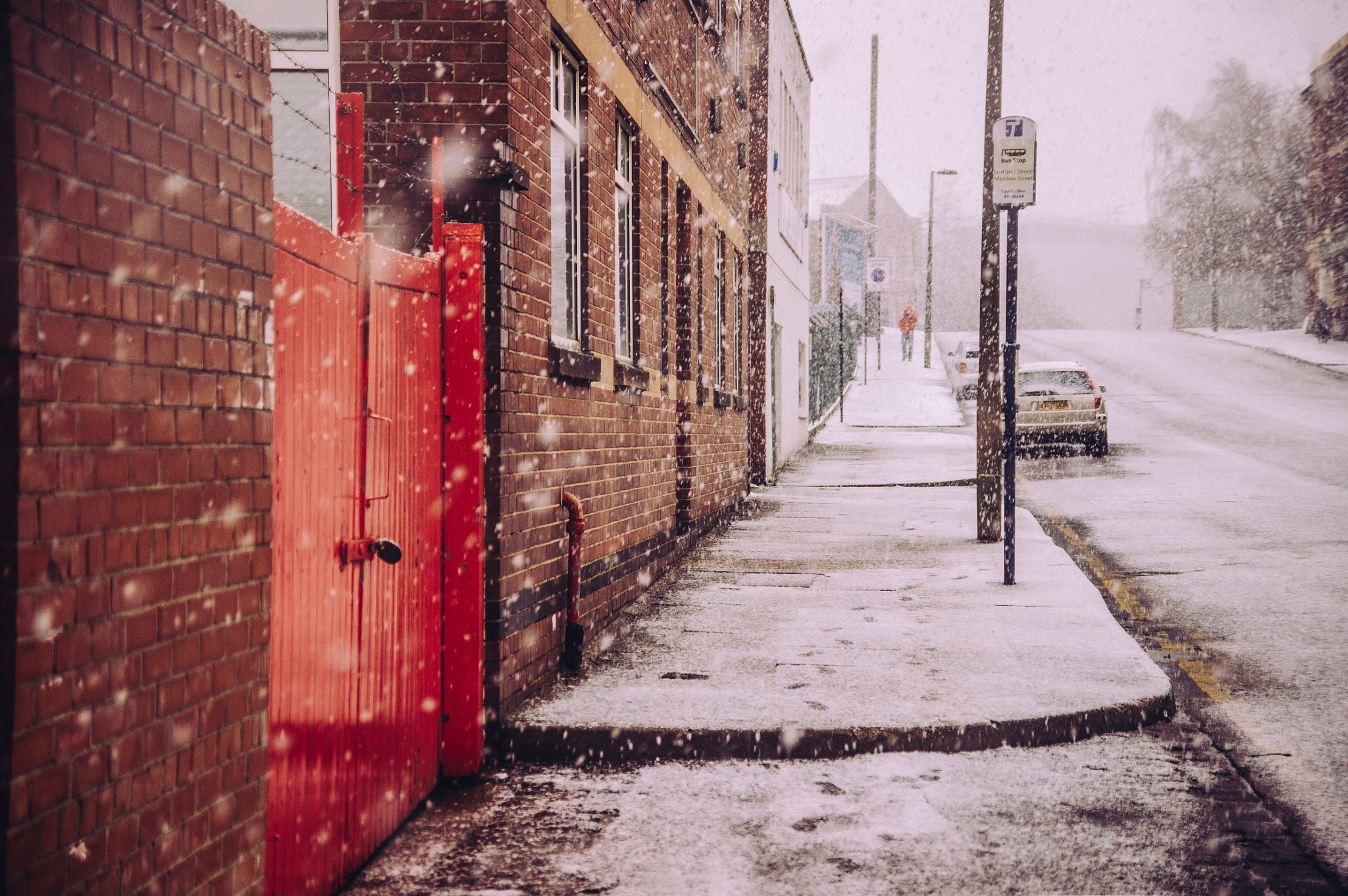 Sony SLT-A33 sample photo. Snowy street photography