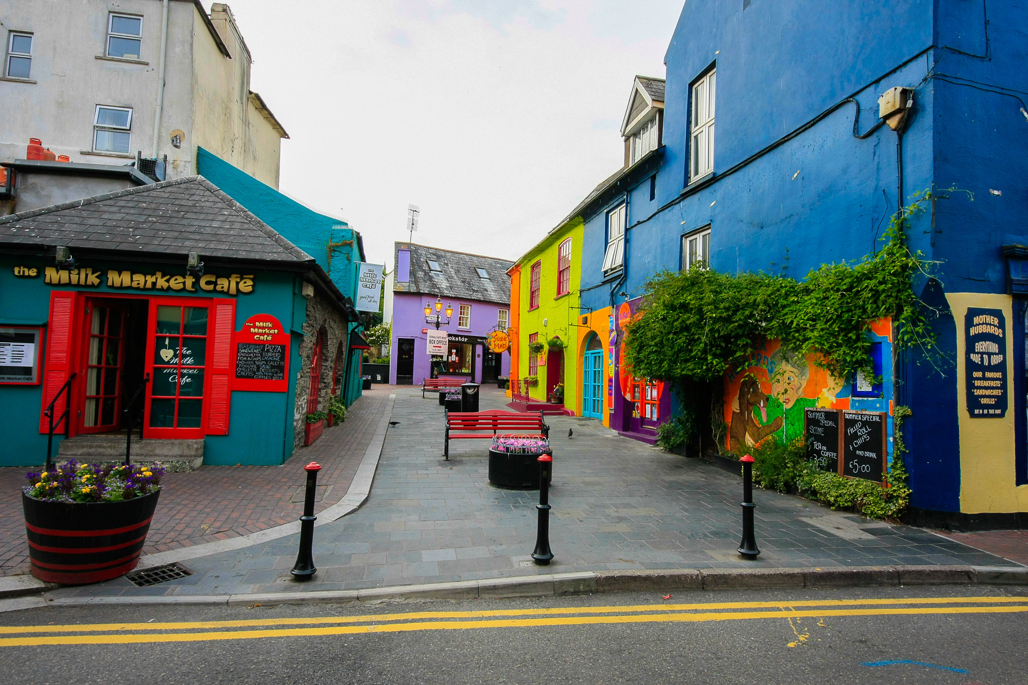 Canon EOS 40D + Sigma 8-16mm F4.5-5.6 DC HSM sample photo. Street scene in kinsale ireland photography