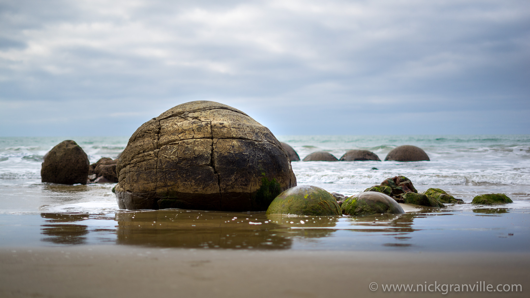 Sony a7R + Sony FE 50mm F1.8 sample photo. Moeraki boulders, nz photography
