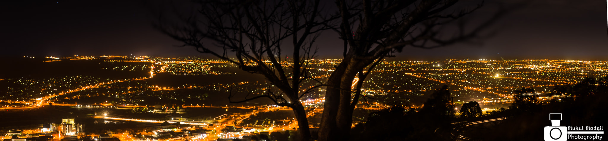 Nikon D5500 + Sigma 18-35mm F1.8 DC HSM Art sample photo. City lights photography