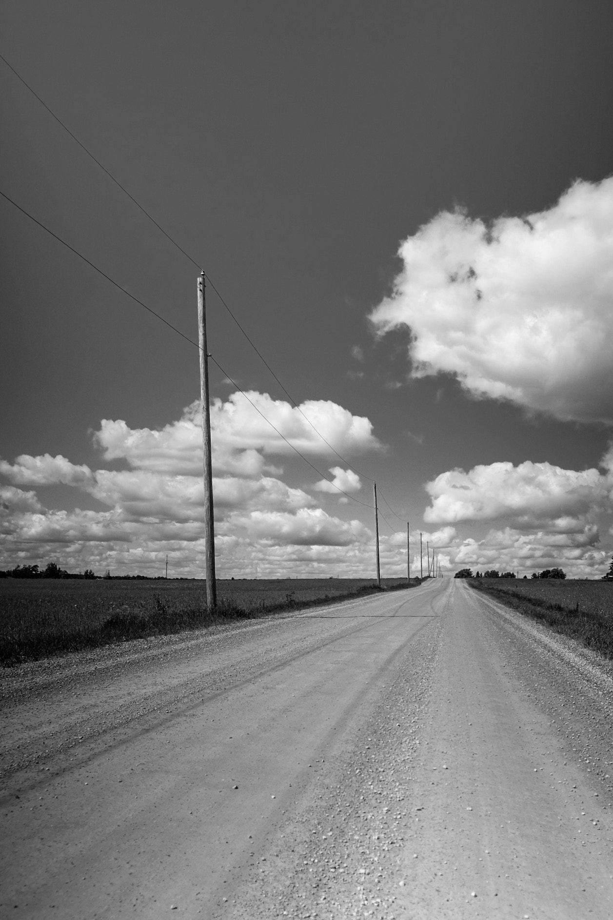Fujifilm X-T10 + Fujifilm XF 16mm F1.4 R WR sample photo. Road and clouds photography