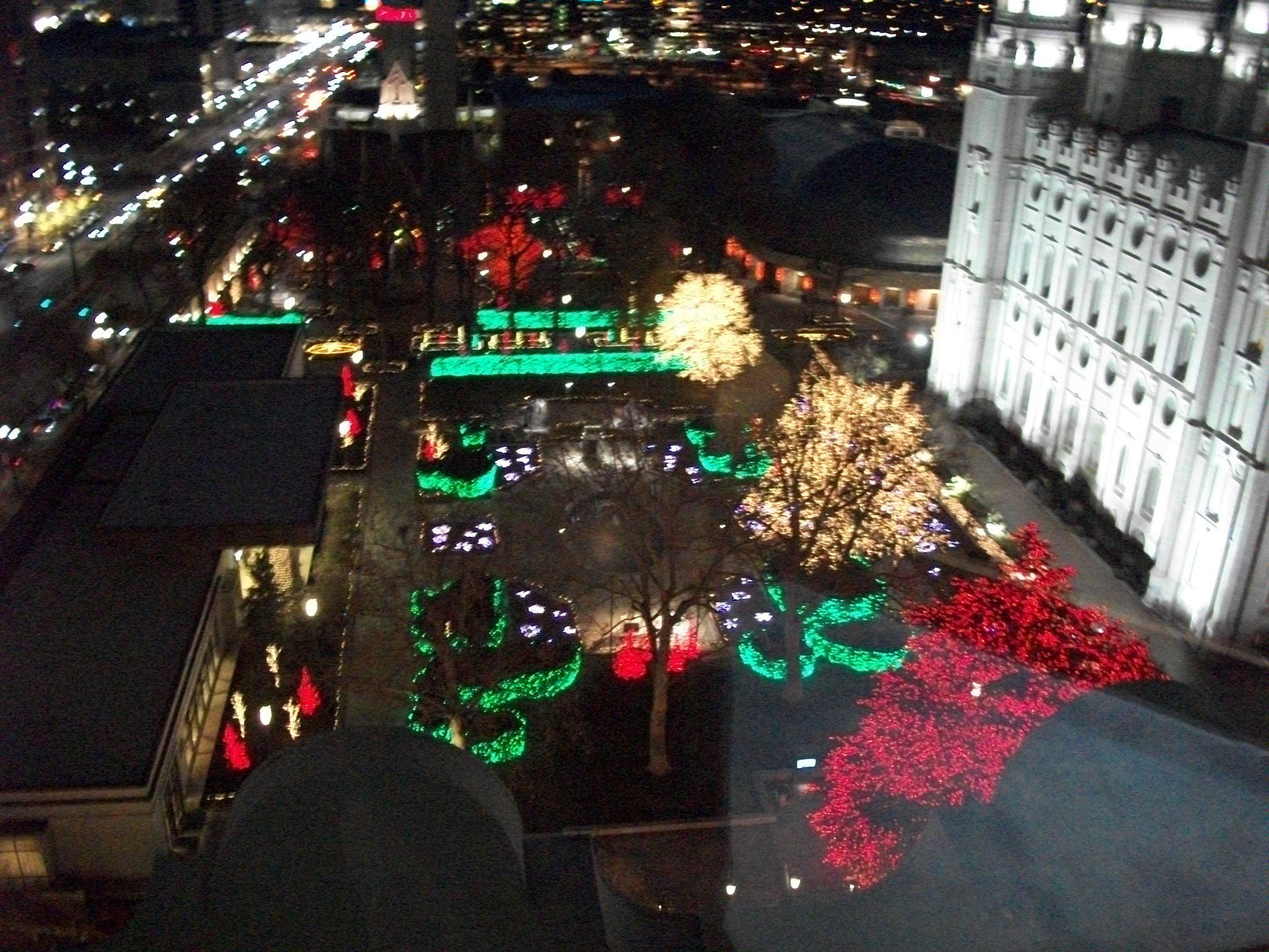 Kodak EASYSHARE C180 DIGITAL CAMERA sample photo. Holiday lights photography