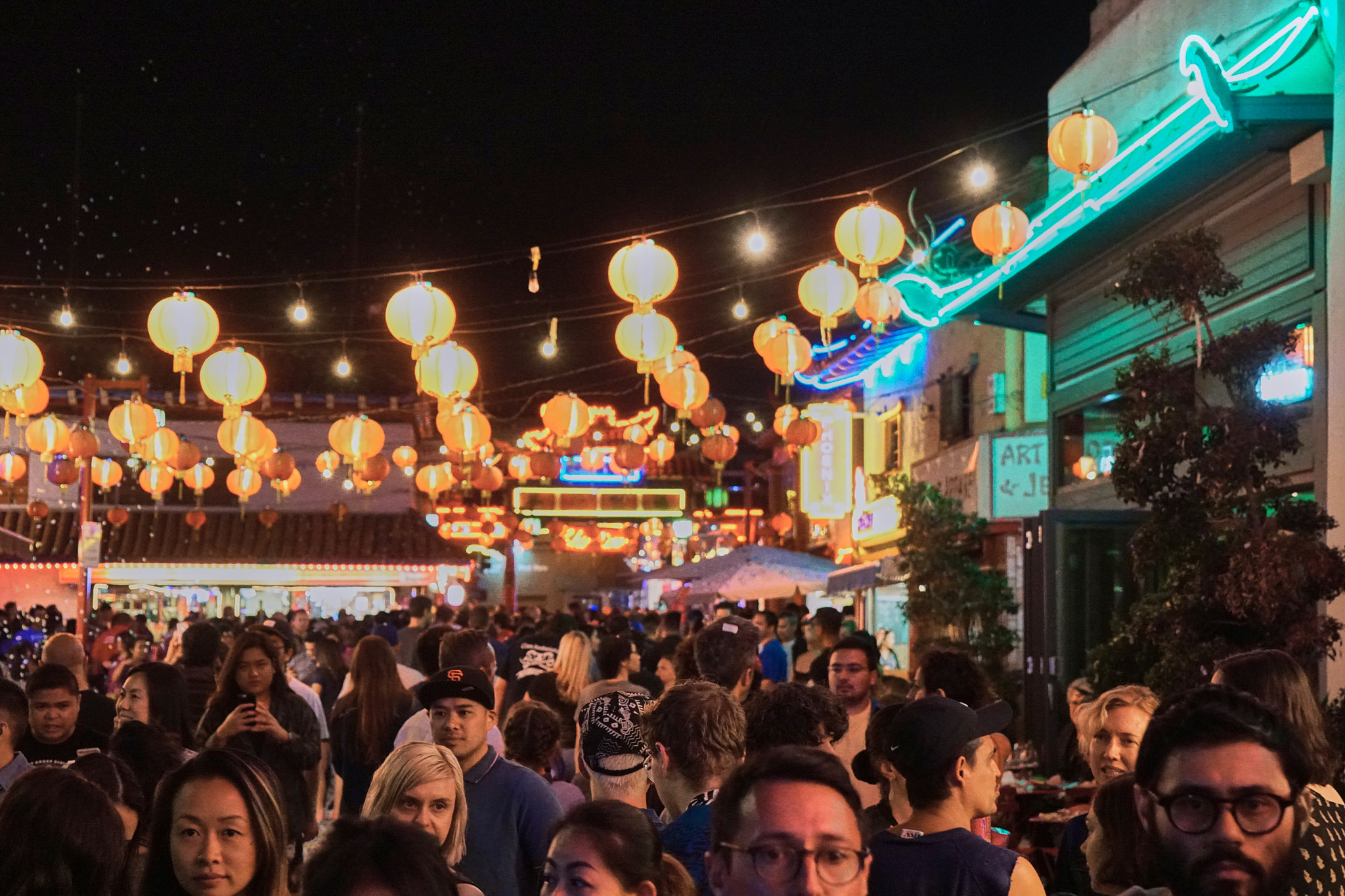 Sony a6300 + Sony Vario Tessar T* FE 24-70mm F4 ZA OSS sample photo. Chinatown summer nights crowd photography