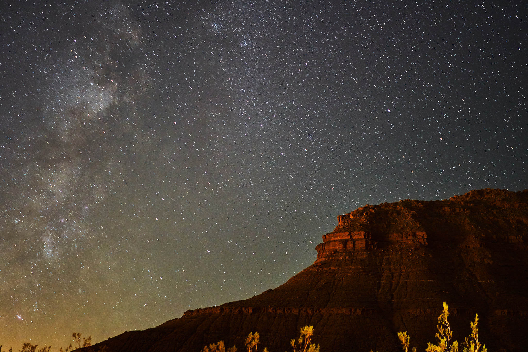 Sony a6300 + Sony FE 28mm F2 sample photo. Red rock milky way photography