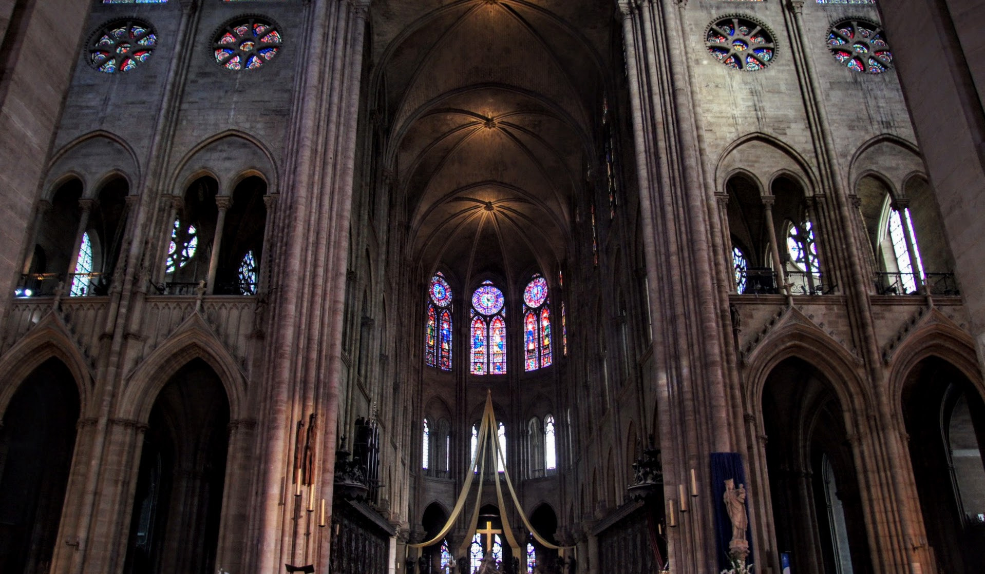 Sony DT 16-105mm F3.5-5.6 sample photo. Notre dame paris photography
