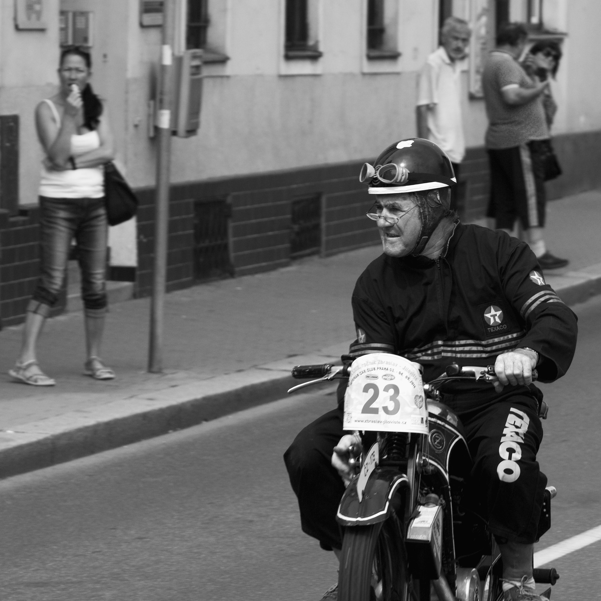 70.00 - 200.00 mm sample photo. About a drivers photography